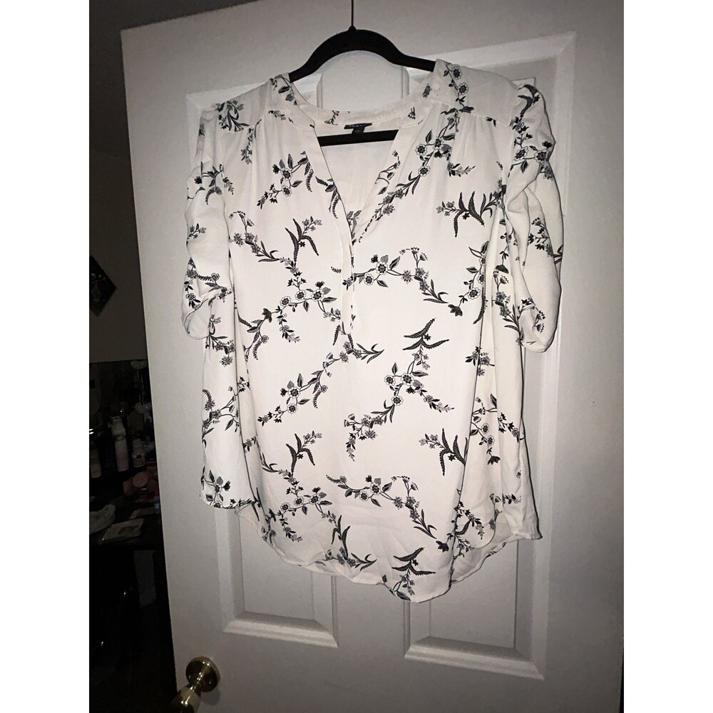 Torrid Harper Women's 1xBlouse Ivory Black Floral Top V-Neck Short Sleeves